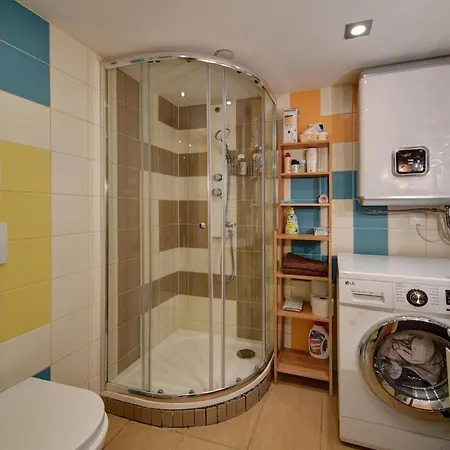 Cool Colors Flat Located In The Heart Of Buda 公寓